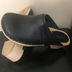 Swedish Hasbeens Black Clogs 38